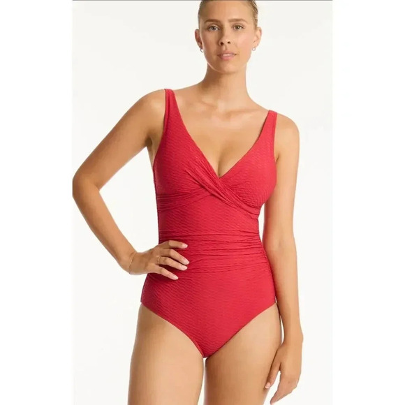 Sea Level NWT’s Honeycomb Cross Front One Piece. Size 6 - Picture 4 of 9